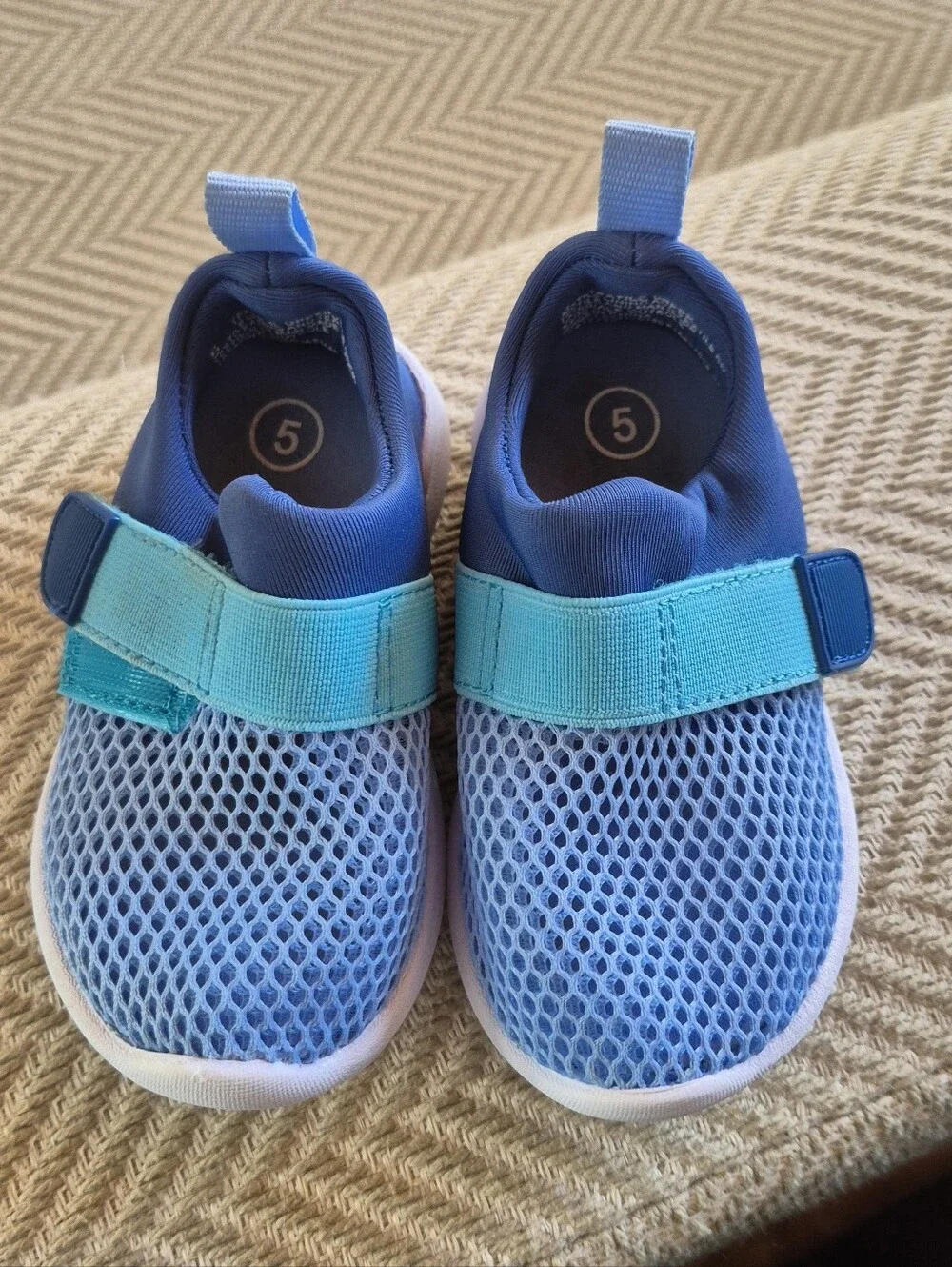 Cat & Jack Blue Water Shoes Size 5 Toddler